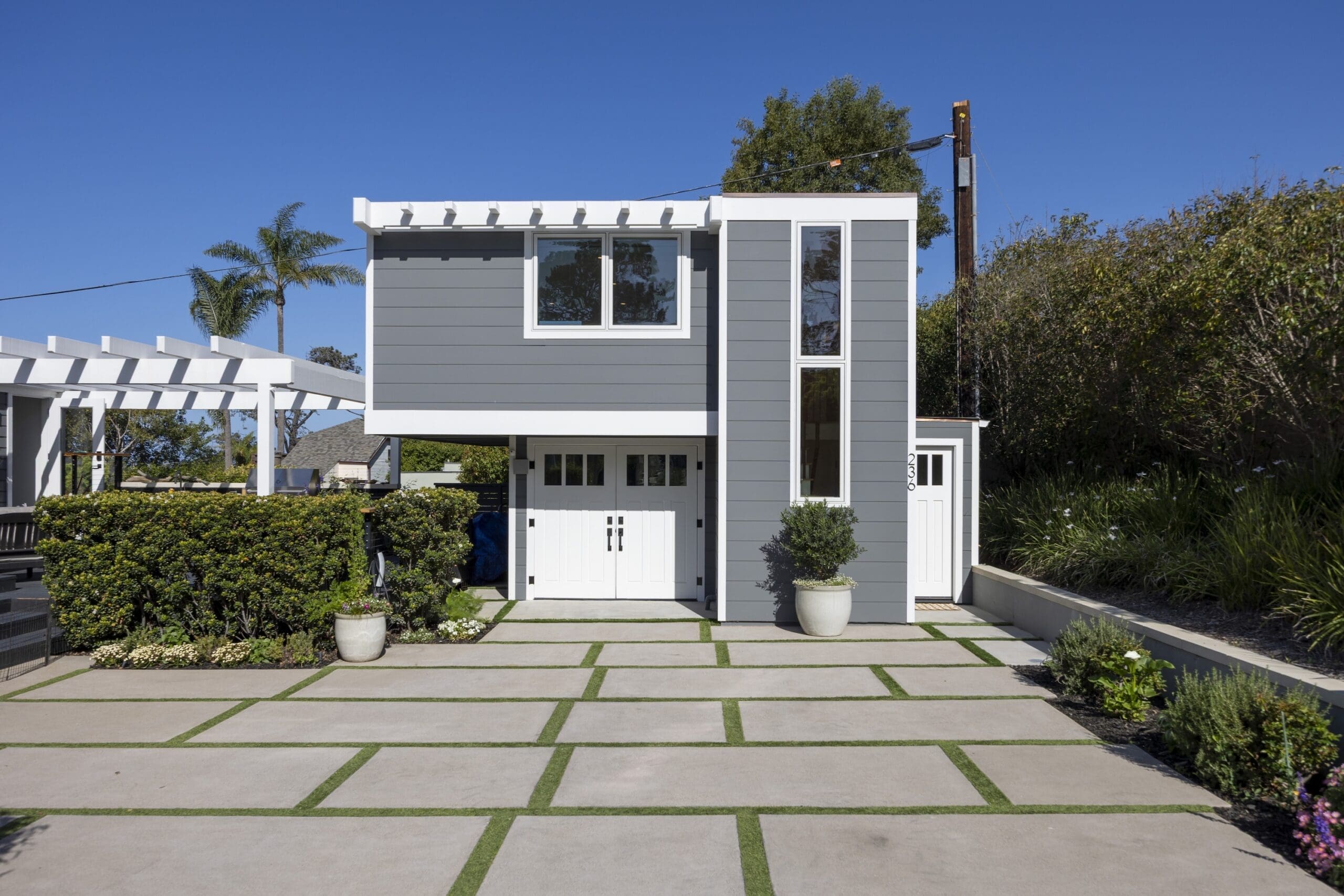 adu-del-mar-exterior-ocean-view-enjoy-build